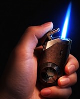 Stormlighter i robust metal – perfekt til outdoor brug